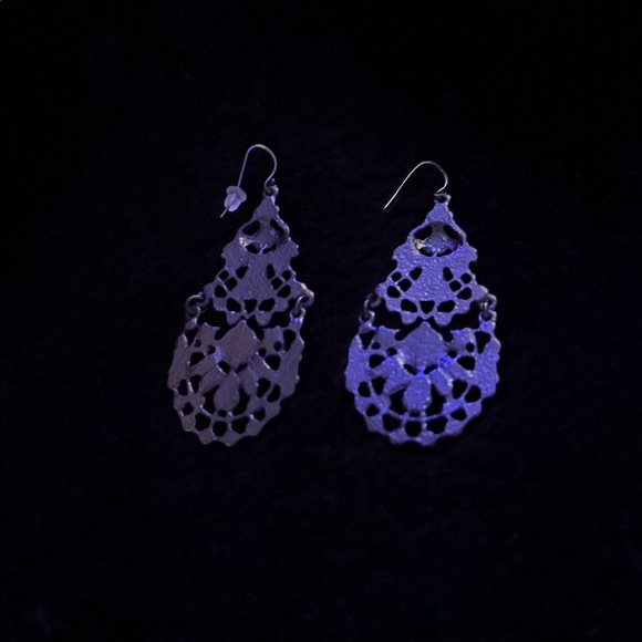 Elegant Pink and Silver Teardrop Earrings - Picture 7 of 7